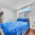 Cozy 2 Bedroom & 2 Bathrooms Apartment By Beverly Hills With Free Parking